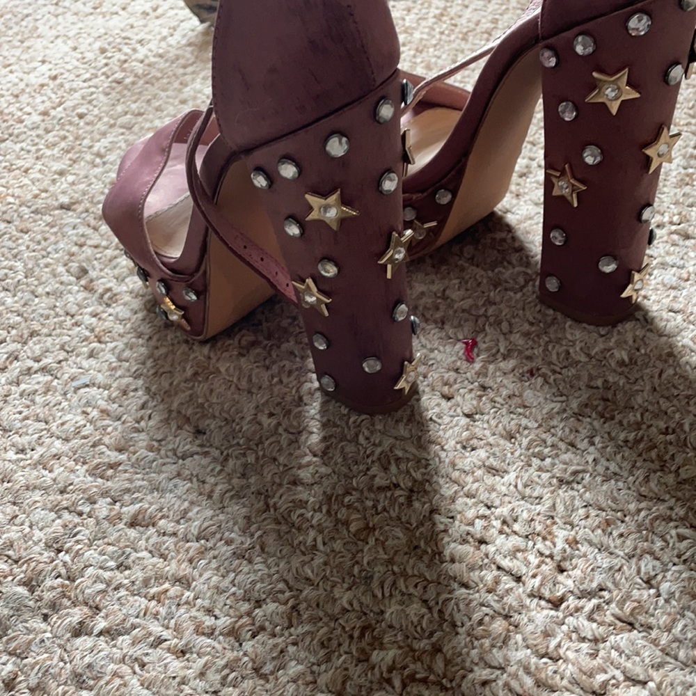 Shoes - Picture 4 of 5